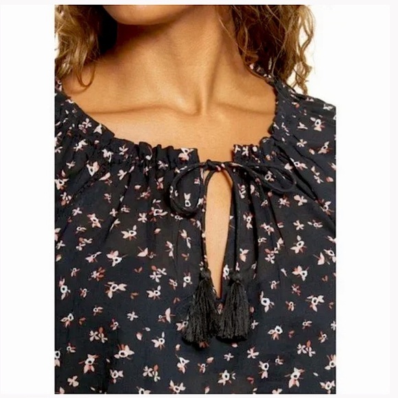 Billabong Sun Fire Black Ditsy Floral Puff Sleeve Peasant Keyhole Top - Picture 1 of 7